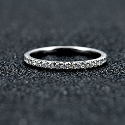 Moissanite Band